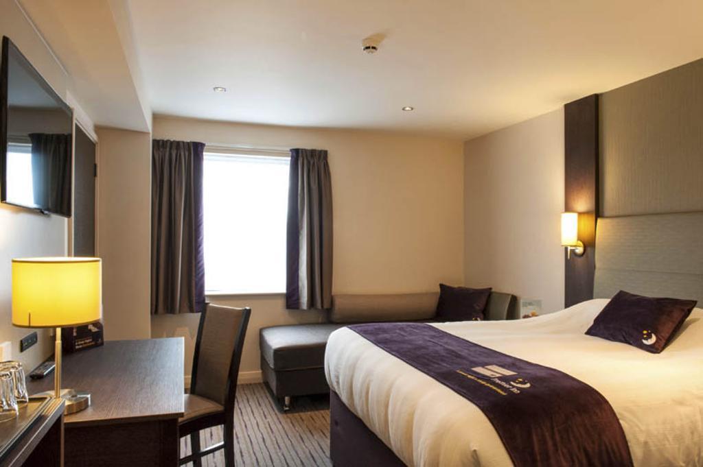 Premier Inn London Wandsworth Oda fotoğraf